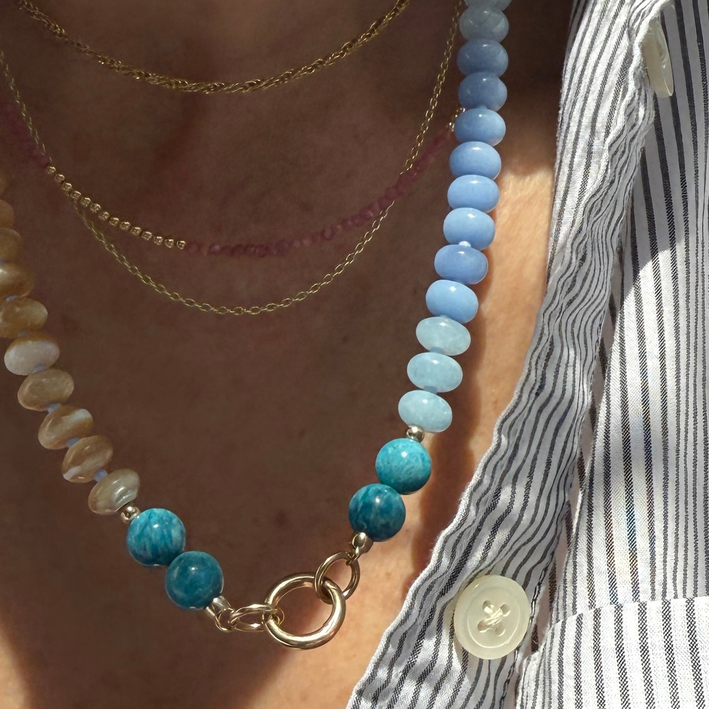 Dune Blossom : mother of pearl, rhodonite, chalcedony, pink quartz, chalcedony and aquamarine - Natural Gemstone Beaded Necklace