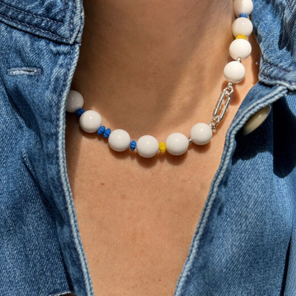 DAISY JANE : white agate + vintage glass daisy beads (1920s)