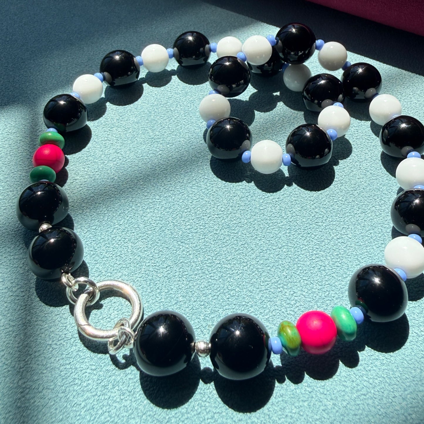 POP THEORY : black onyx, white agate, green turquoise + dyed pink howlite
