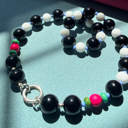 POP THEORY : black onyx, white agate, green turquoise + dyed pink howlite