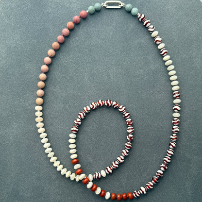 THE LOLA NECKLACE