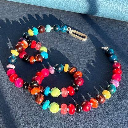 CALYPSO : green turquoise, black onyx, opal, tiger's eye, carnelian, jasper, chalcedony, howlite, red coral, celite and quartz