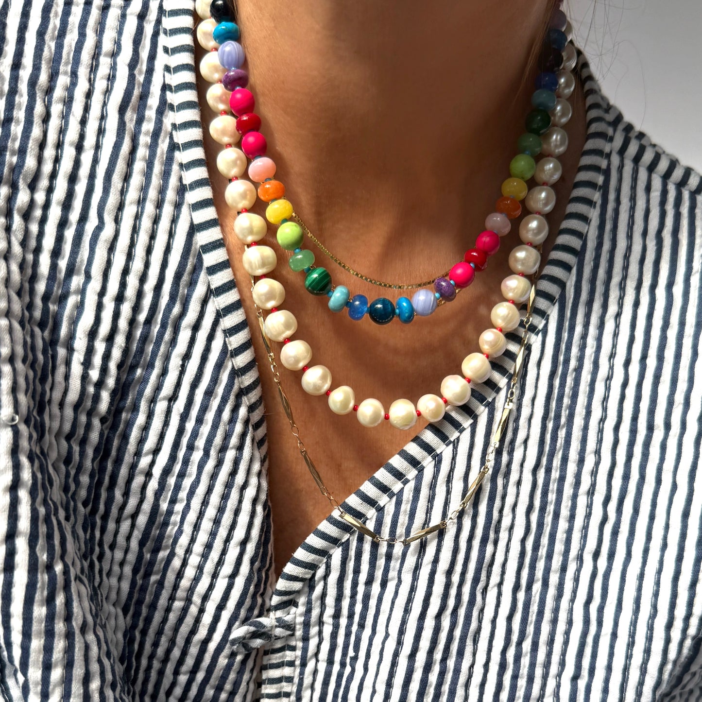 Rainbow Glow : malachite, green turquoise, tiger's eye, opal, chalcedony, red coral, howlite, jasper, agate, calcite