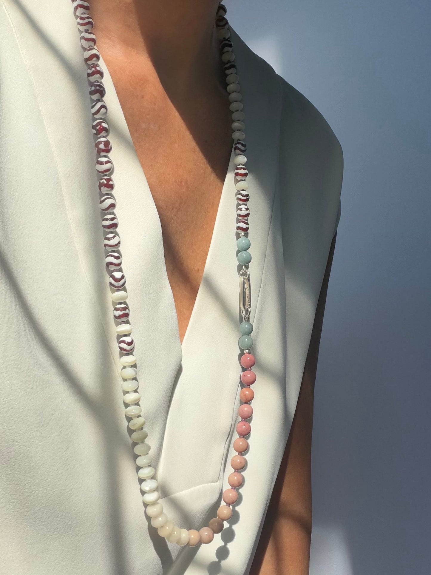 THE LOLA NECKLACE